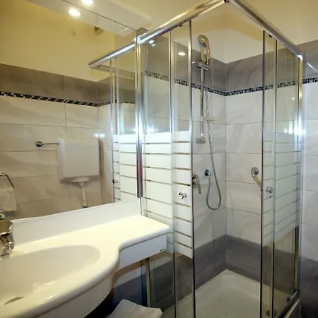 Excelsior Hotel 3*