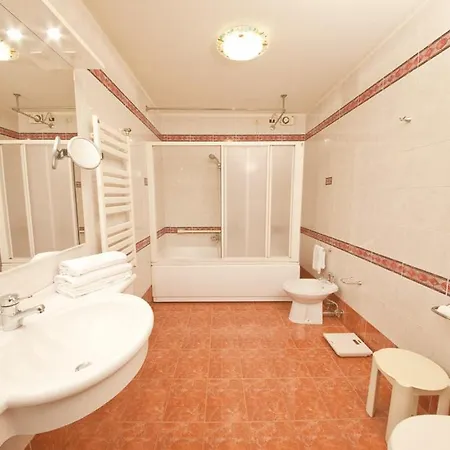 Excelsior Hotell 3*