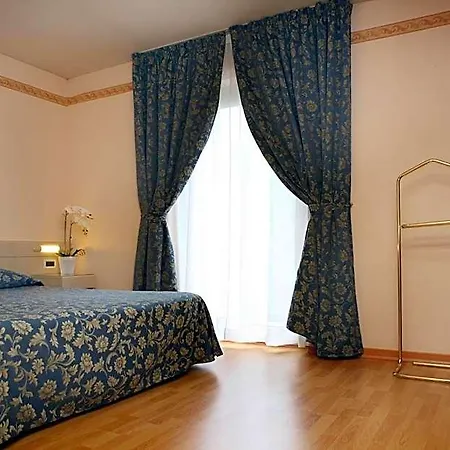 Szálloda Excelsior 3*
